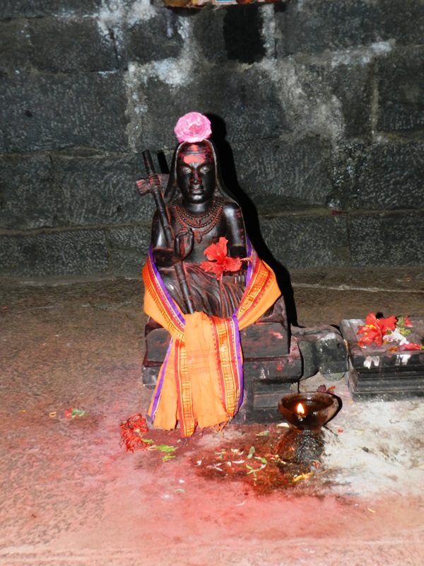 Idol of AdiShankaracharya at Sarvajna Peetam