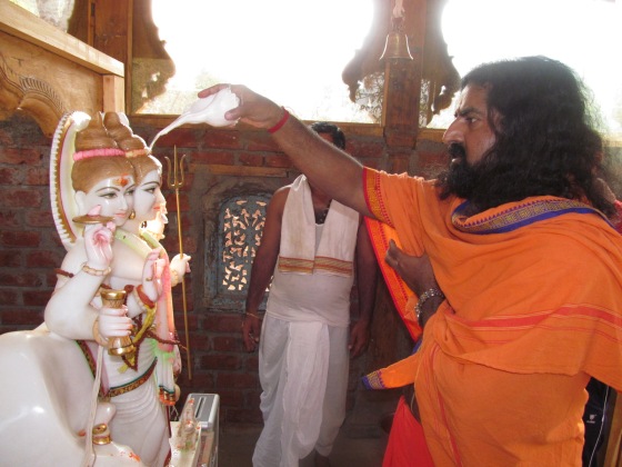 Akhand Abhishek on Maha Shivaratri at Datta Tapovan