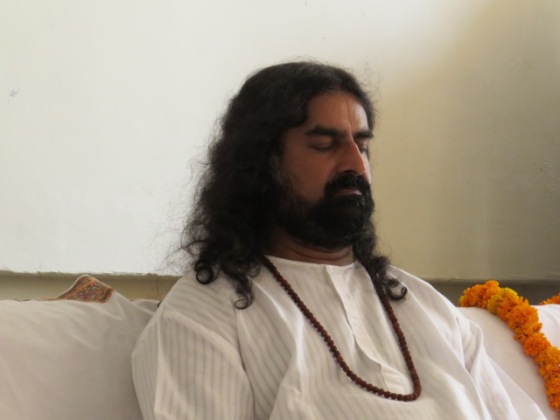 Mohanji in expanded state during meditation
