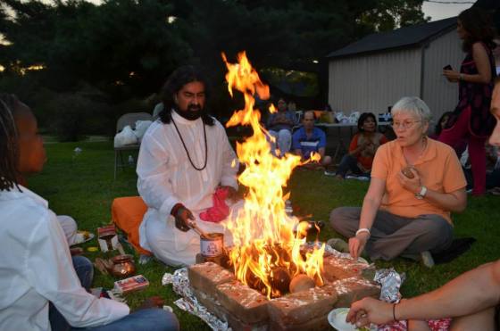 Mohanji performing Homa in the USA 3
