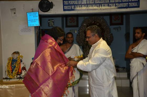 Mohanji was honored by the Malyala family with a shawl...