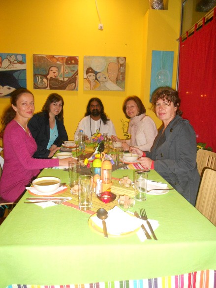 Snezana Jovanovic - Popov in a vegan restaurant with Mohanji